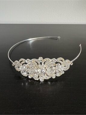 NWOT Crystal Vintage Silver Tiara Headband - Wedding